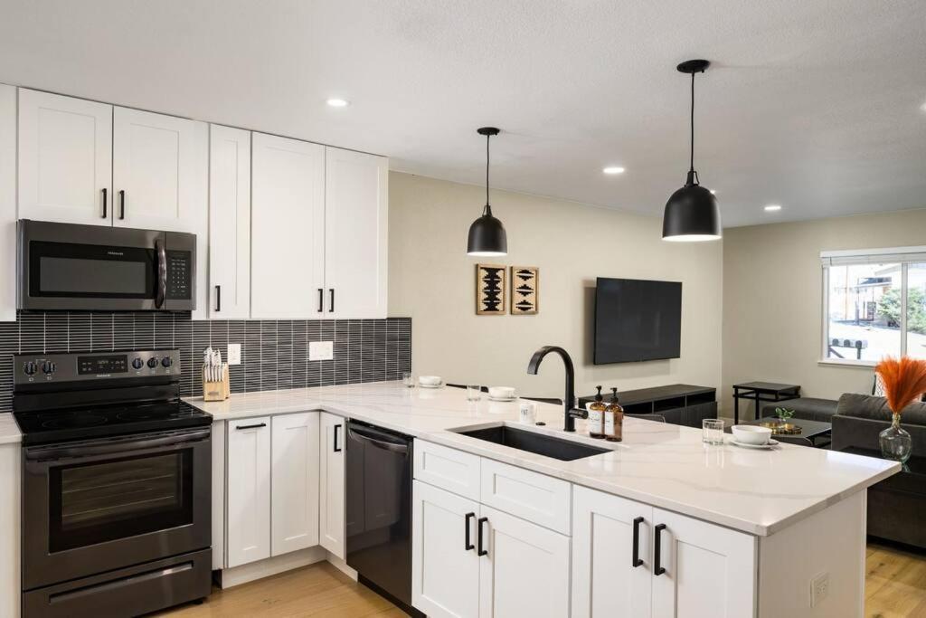 Cheerful Denver Hideaway W 2 Queen Beds Unit B Arvada Exteriör bild